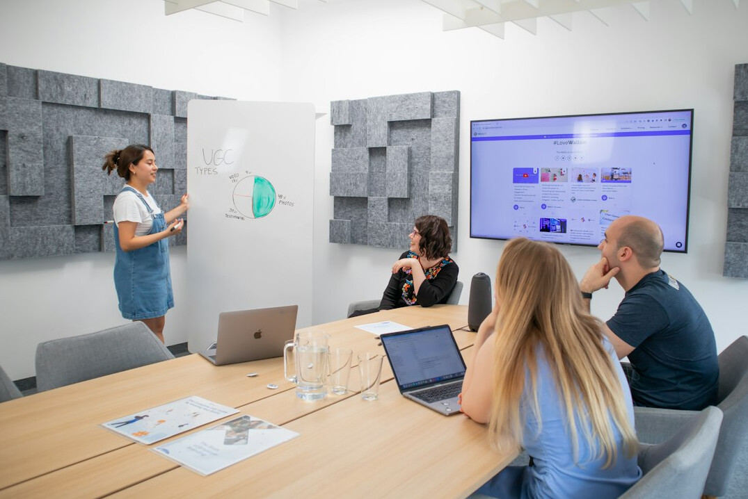 manager presenting strategy